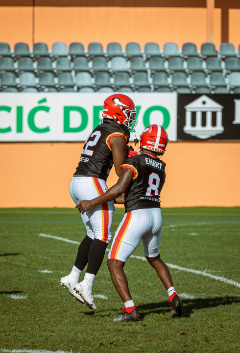 Američki nogomet na Šubićevcu vizualno zanimljiv, rezultatski ne: Madrid uvjerljiv protiv Hamburga