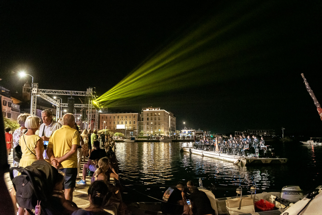 Uz Sjene, Big Band Šibenik i DJ-a obilježen dan kad je Šibenik dobio javnu rasvjetu na izmjeničnu struju