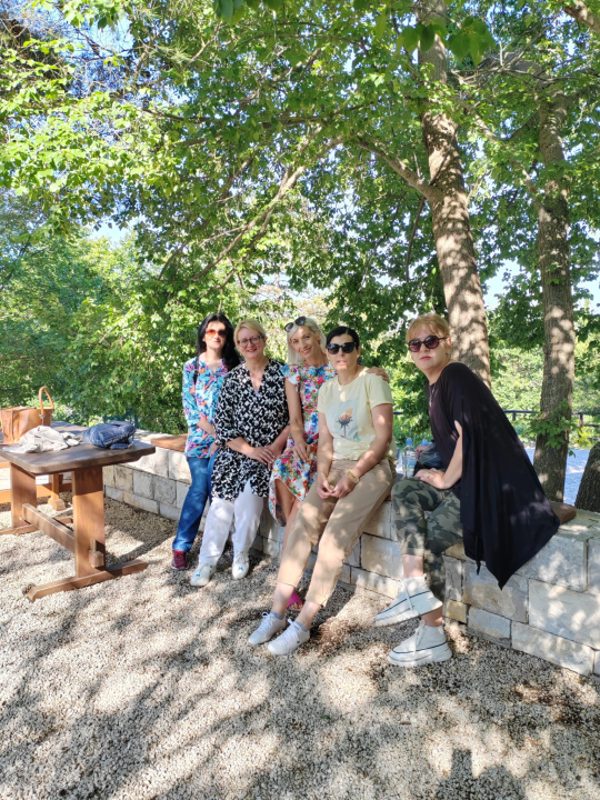 Kninski srednjoškolci u školskom vrtu uzgajaju povrće od kojeg prave namaze