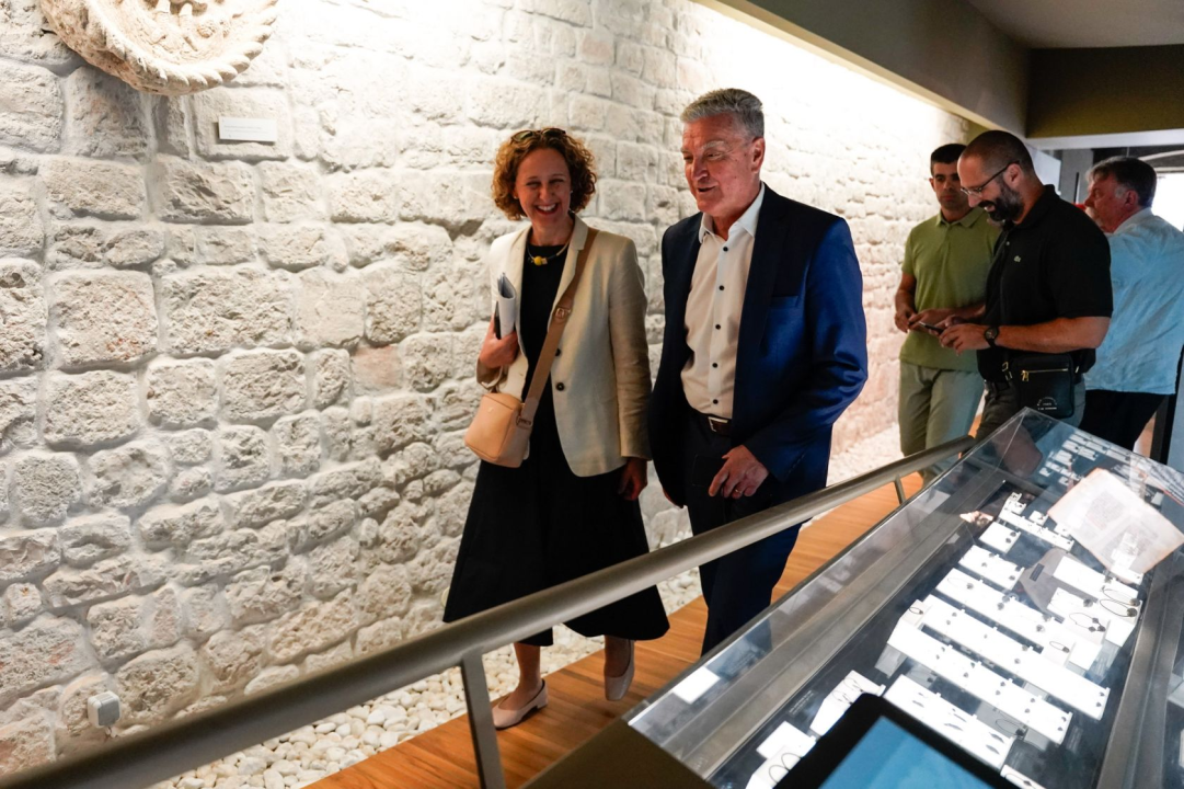 Ministrica Obuljen Koržinek obišla šibenske kulturne ustanove 'Šibenik je pokazao kako se u cijelosti može transformirati...'