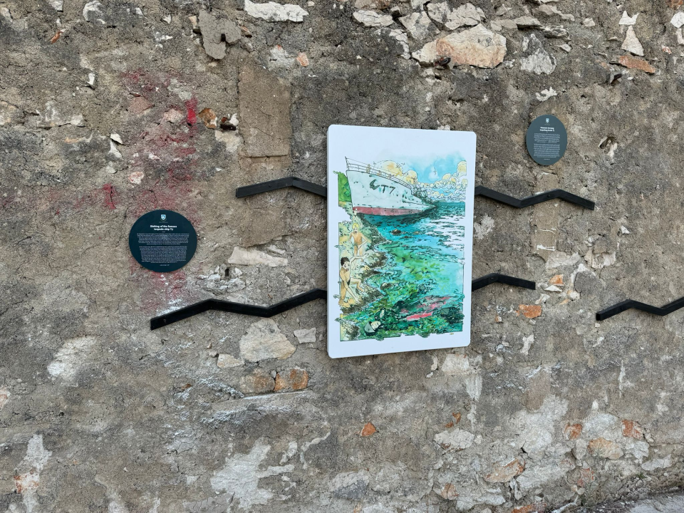 'Antivandalska izložba' Igora Mudronje otvorena u ruševini na Murteru