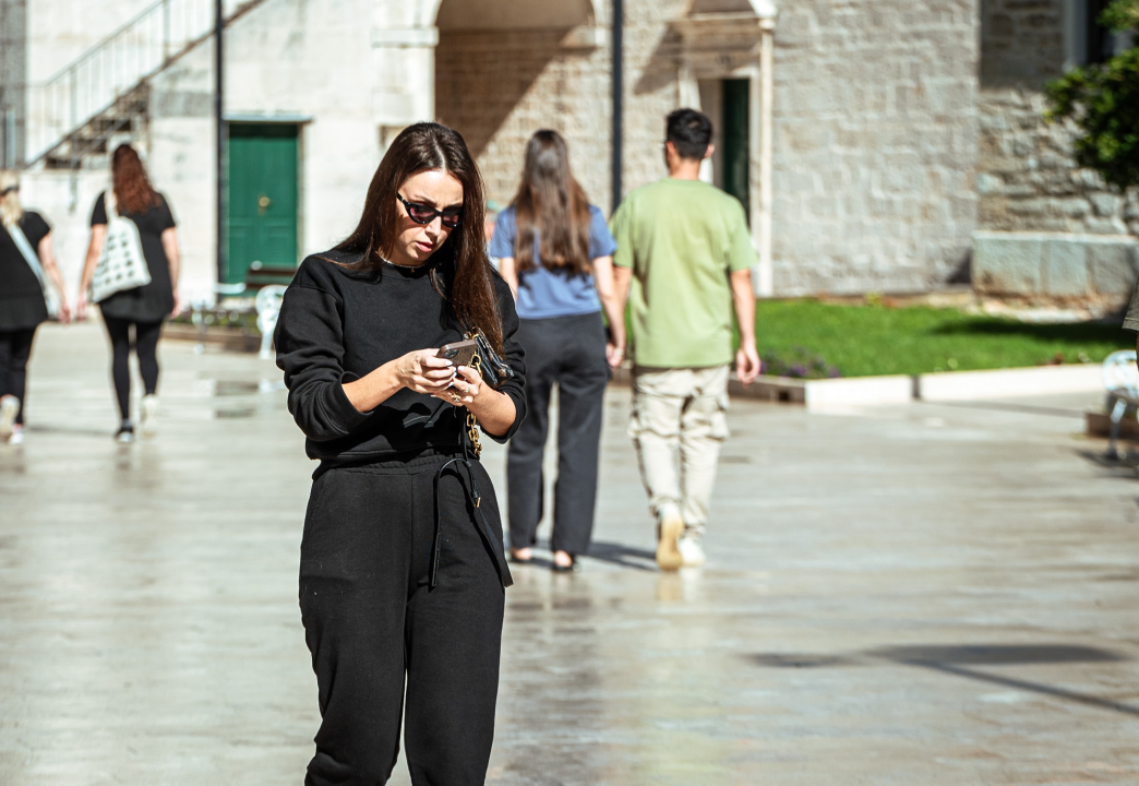 Dame iz Đira pokazale modnu kreativnost i ukrale sve poglede u gradu 