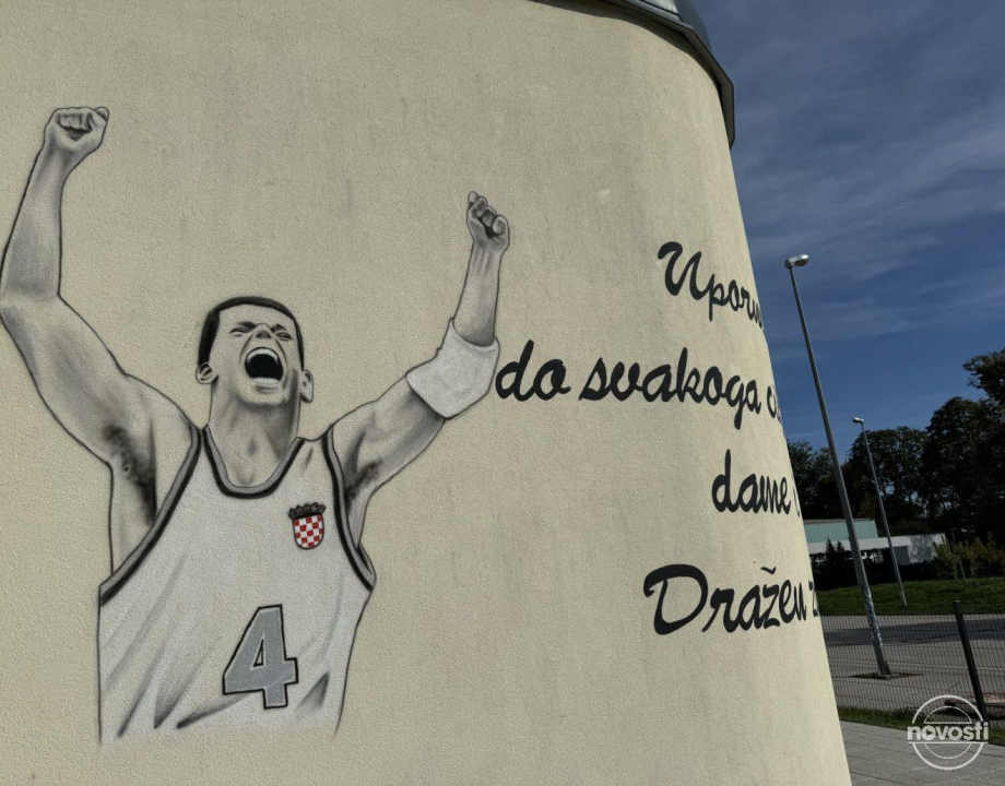 Trojica prijatelja oslikali mural Draženu Petroviću u čast