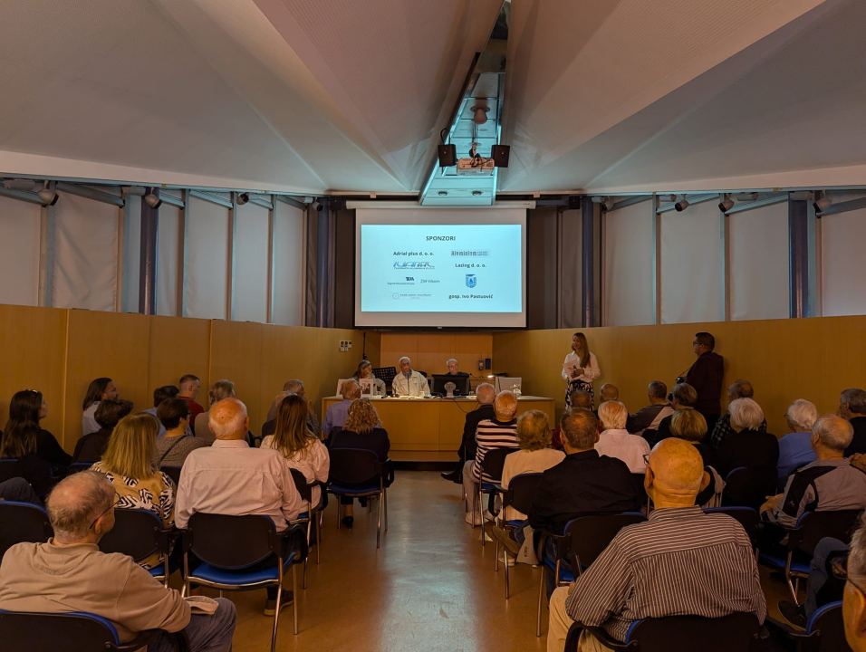 U knjižnici predstavljena knjiga Živka Lazinice 'Šibenska industrija u 20. stoljeću: Tri tvornice, šest proizvoda'