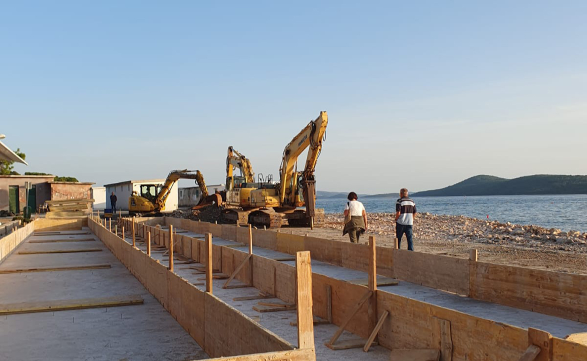 Teška mehanizacija na Jadriji počela s uređenjem kultnog kupališta, rok je šest mjeseci