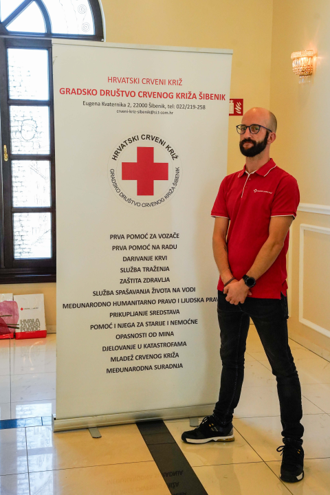 Šibenski Crveni križ dodjelio zahvalnice darivateljima krvi. Tomislav Zjačić svoju donirao čak sto puta 