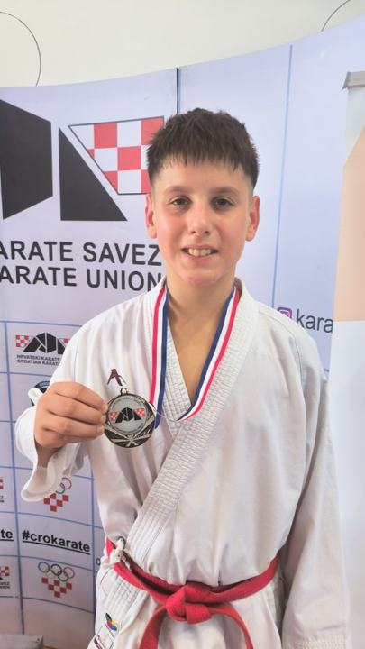 Karatisti Šibenika 1066 na Prvenstvu Hrvatske uzeli pet srebra i šest bronci