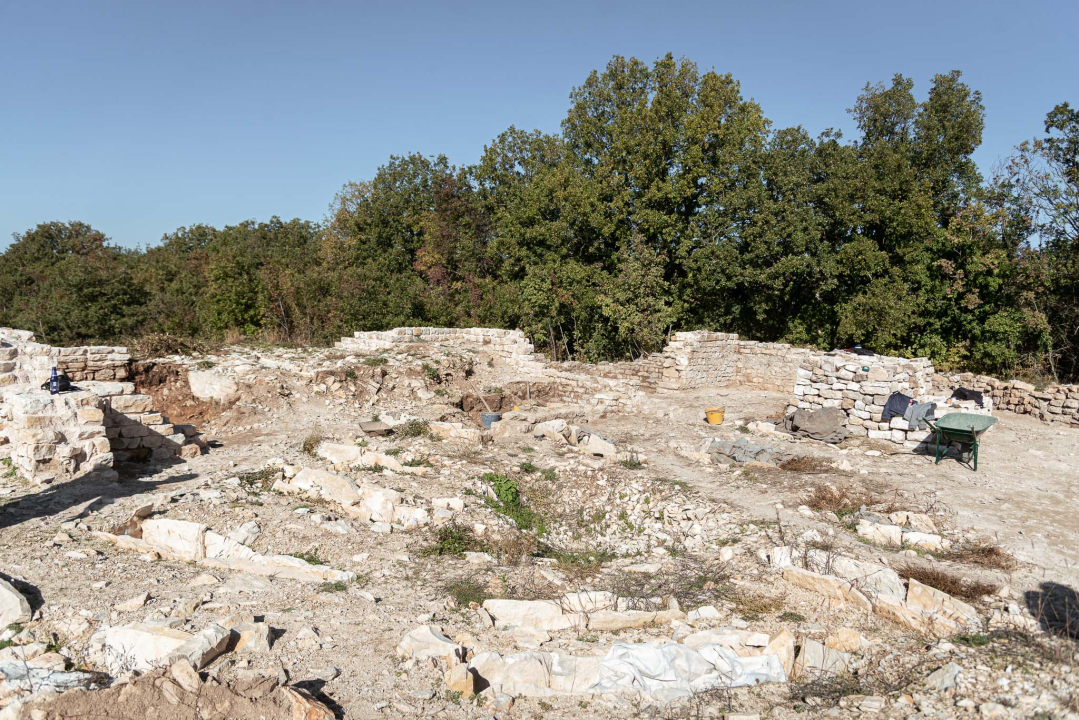 Objekt kraj Goriša, veći od zadarskog sv. Donata, arheolozima i dalje izaziva zazubice: Crkva, vila ili vojna utvrda?