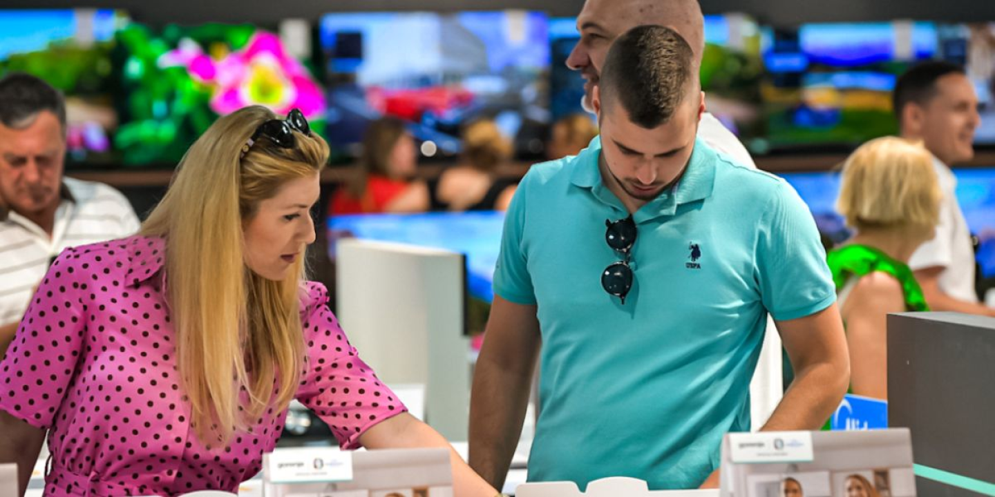 Neviđena shopping ludnica u Šibeniku, Solinu i Dubrovniku