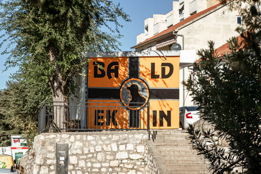 Šibenik diše narančasto: Kvartovi postaju galerije za navijačku umjetnost (2. dio)