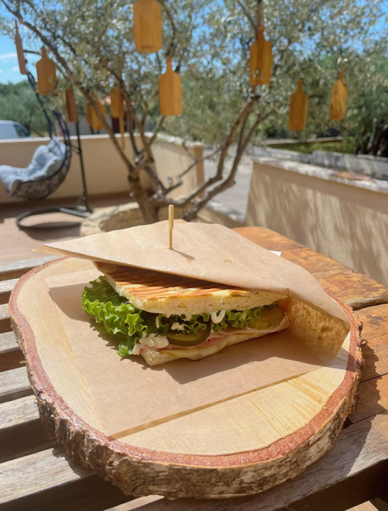 Uživajte u domaćoj spizi i blagdanskoj atmosferi Bistroa Pasarela!