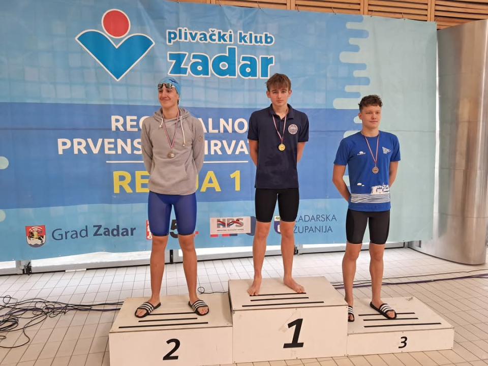 Uspješni plivači Mora: najmlađima osam, Goranu Stegiću 13, klupskim štafetama tri medalje