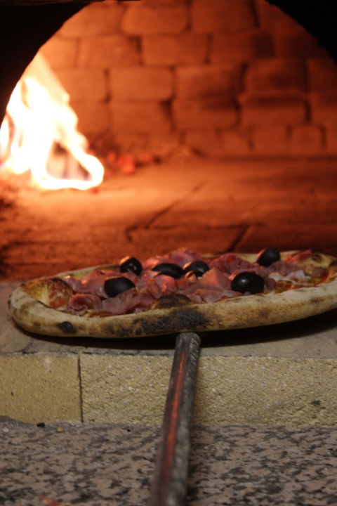 Isprobajte ukusne pizze majstora Josipa Perića u pizzeriji Quattro i uživajte u odličnoj atmosferi uz DJ-a Vladu!