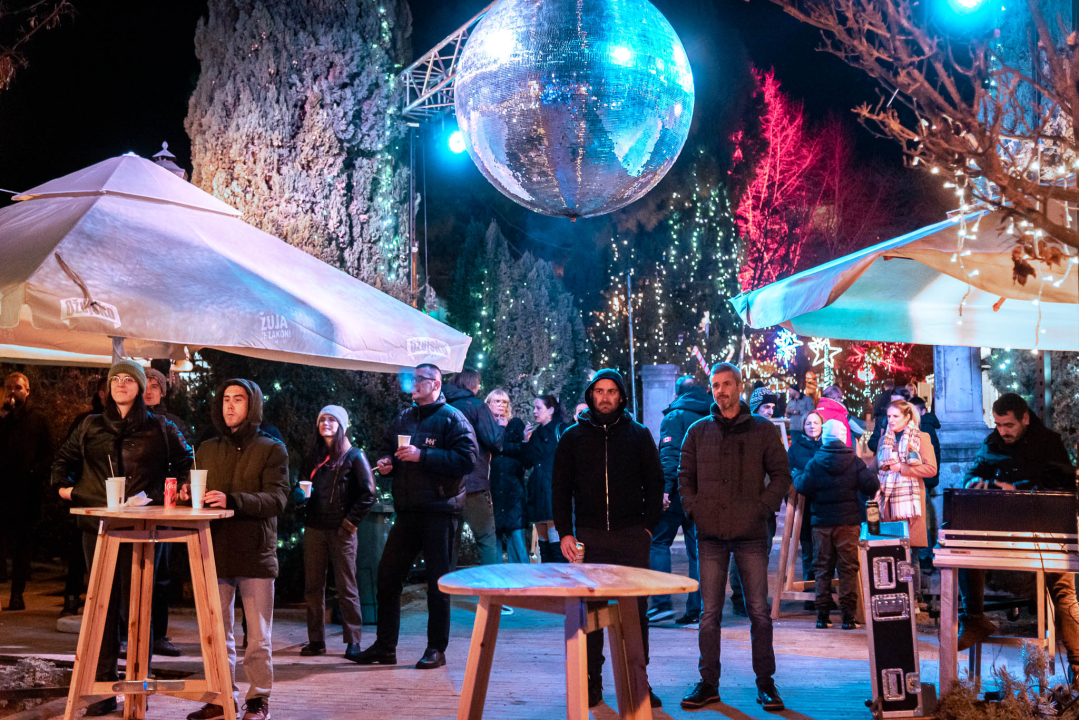 Kninski The Alibor zagrijao sinoć šibensku publiku u Parku