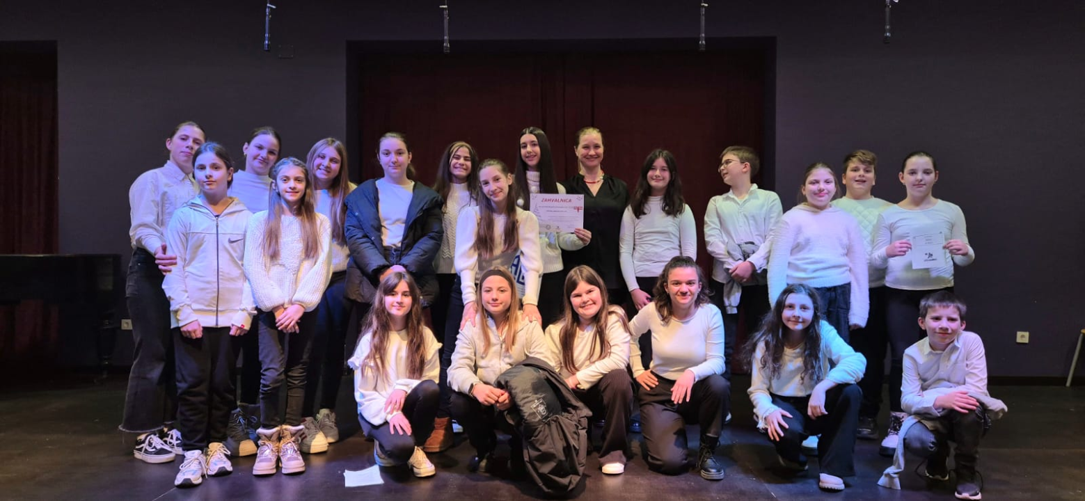 Susret zborova osnovnih škola: 350 malih pjevača iz cijele županije slavilo adventsko vrijeme