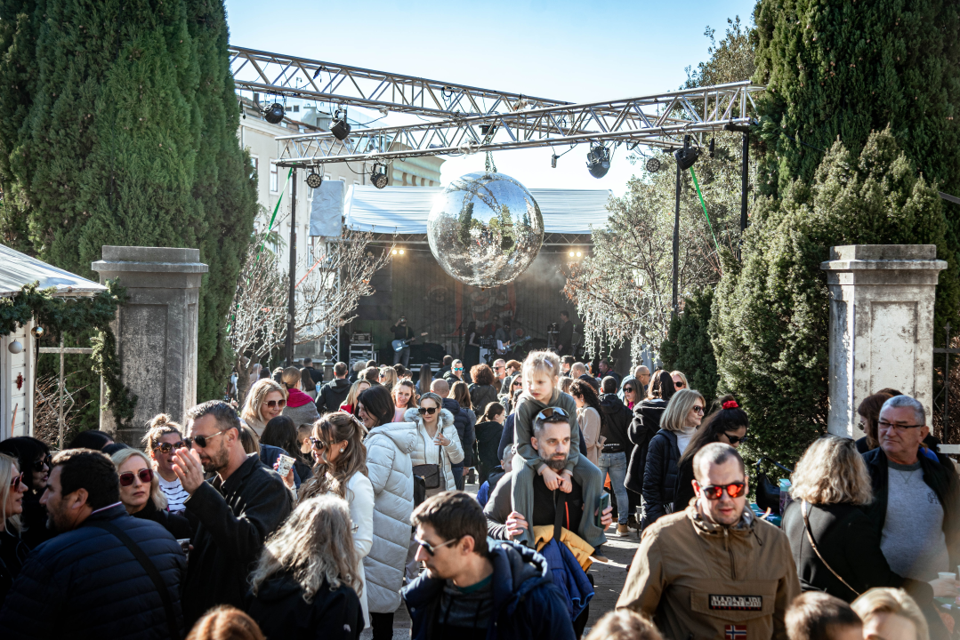 Točno u podne: Teke Yeke vesela uvertira u još jednu najluđu šibensku novogodišnju noć