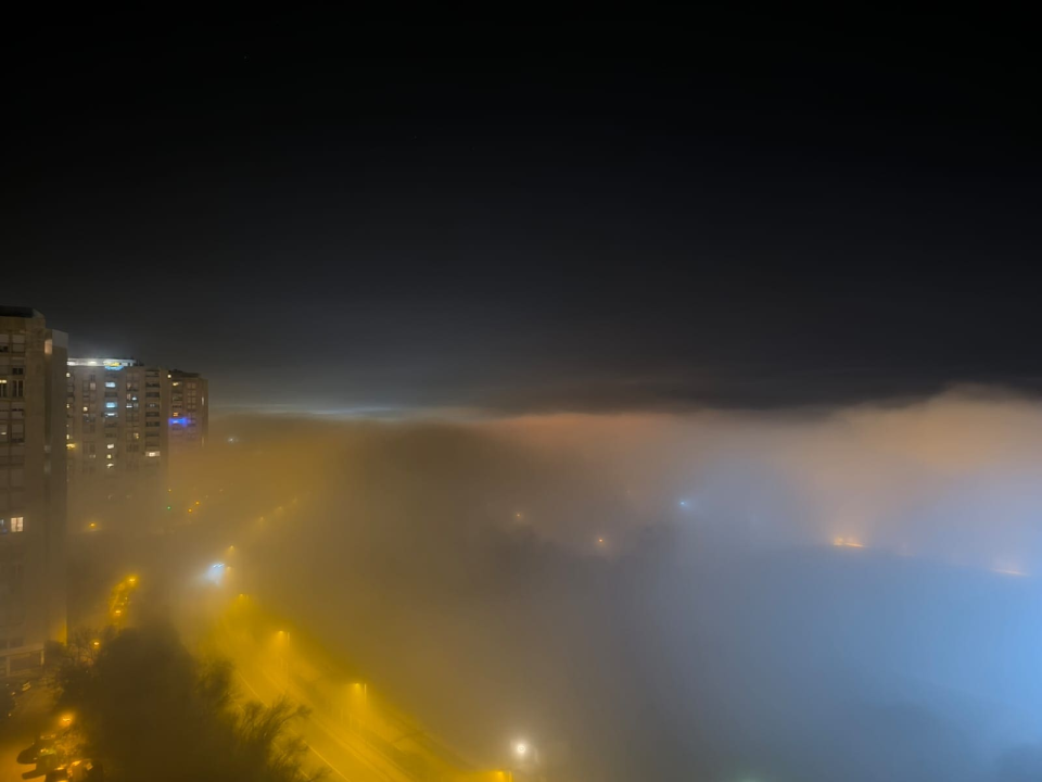 Gusta magla u gradu: Ovako trenutno izgleda pogled s Meteriza na Šibenik