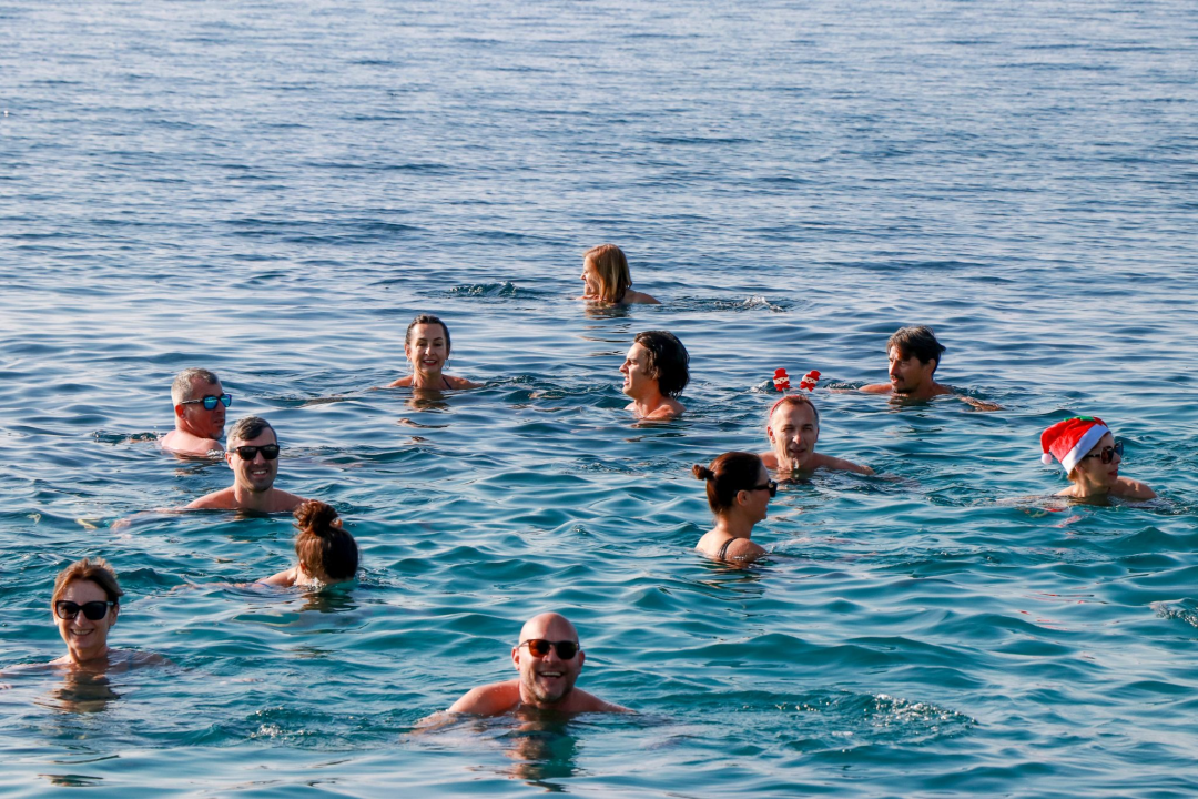 Hrabri primoštenski kupači nastavili tradiciju novogodišnje banjade