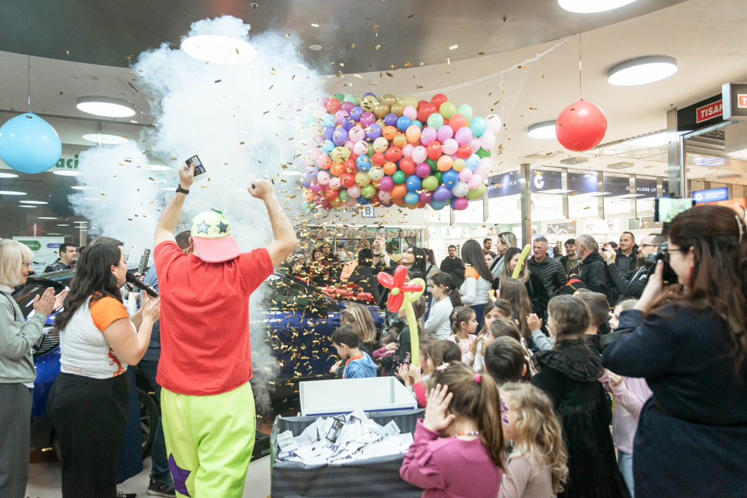 Završilo je veliko finale nagradne igre Dalmare centra: Renault Captur otišao u sretne ruke!