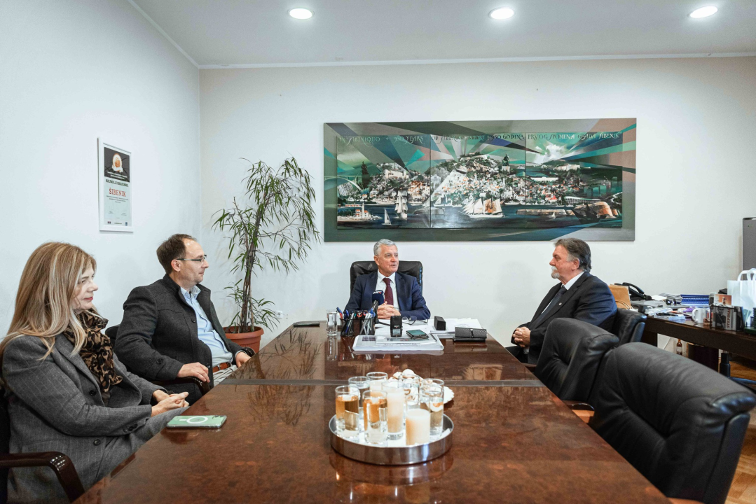 Gradonačelnik Burić ugostio Željka Krnčevića: 'Novom ravnatelju i Gradu Šibeniku uvijek će biti na raspolaganju'