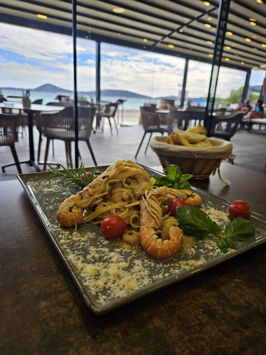 FOTO Ne propustite nezaboravnu večer uz Tamburaški sastav Neverin u restoranu Šarm!