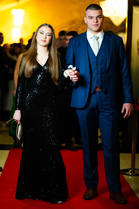 FOTOGALERIJA Zavirite na maturalni ples Industrijsko-obrtničke škole Šibenik (1)