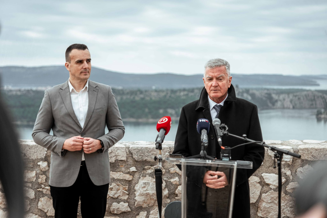 FOTOGALERIJA Paško Rakić i službeno kandidat HDZ-a za župana, a ima i slogan: 'Vrime je da i županija uspije'