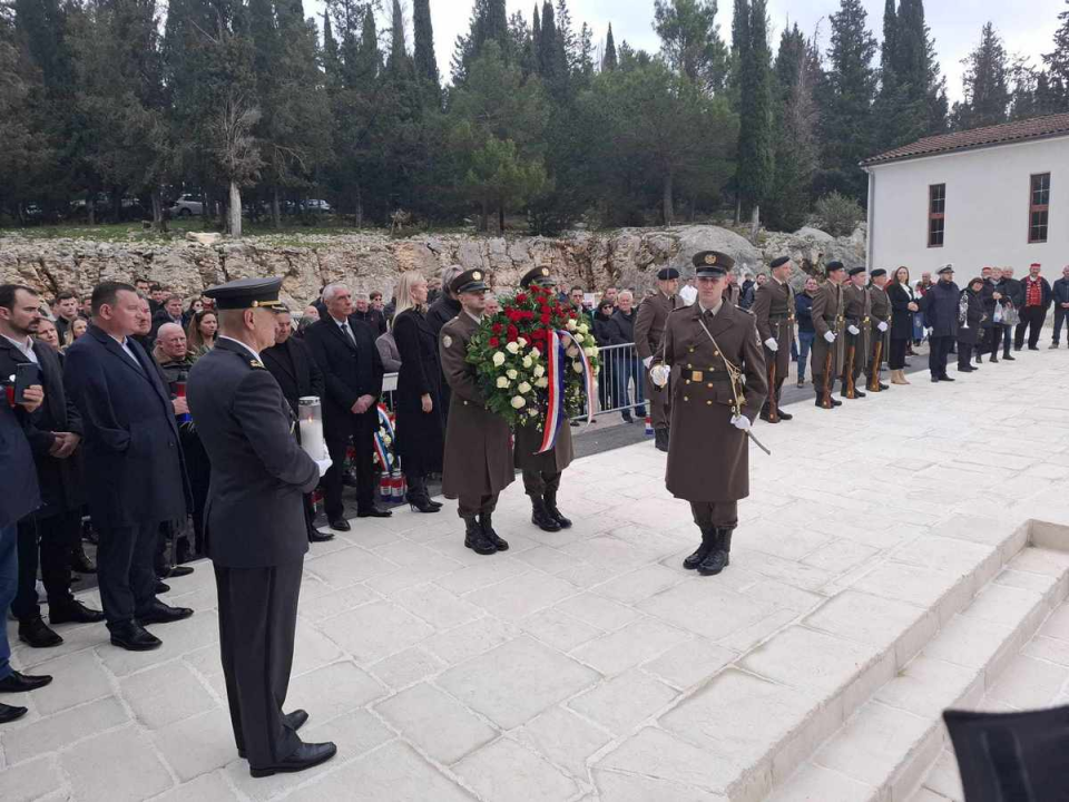 U Banjevcima otkriven spomenik junaku Domovinskog rata Borislavu Bakoviću