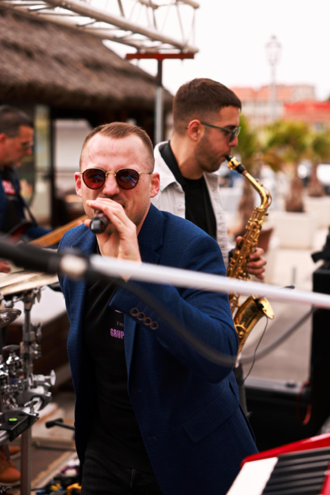 FOTO Caffe Bar Mozart i Grupa Ljubav jamče nezaboravan Dan žena!