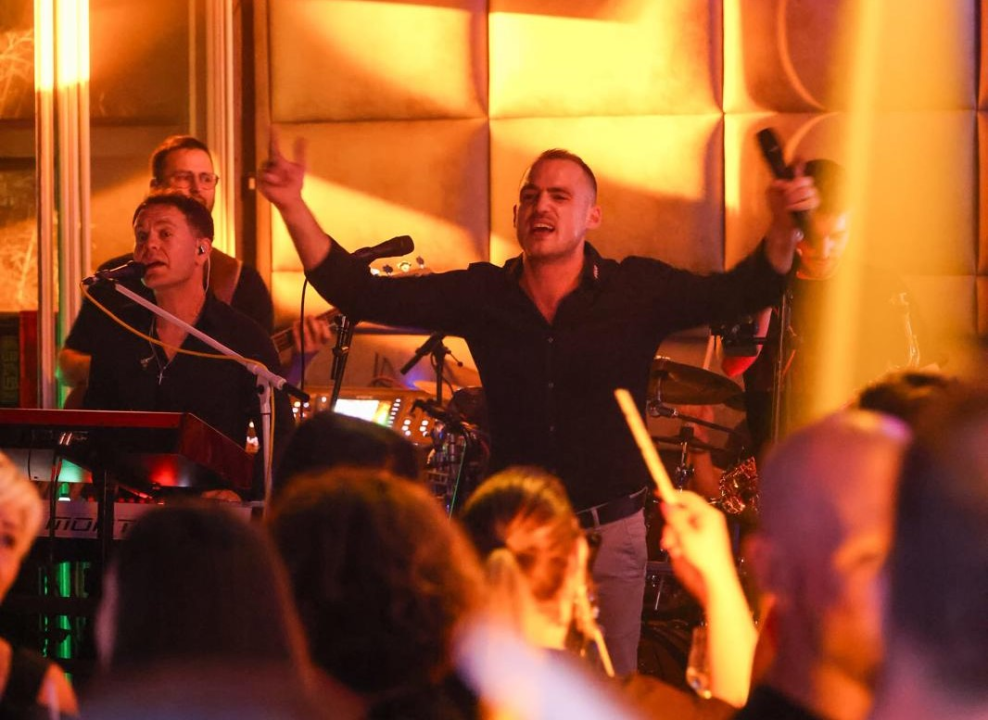 FOTO Caffe Bar Mozart i Grupa Ljubav jamče nezaboravan Dan žena!