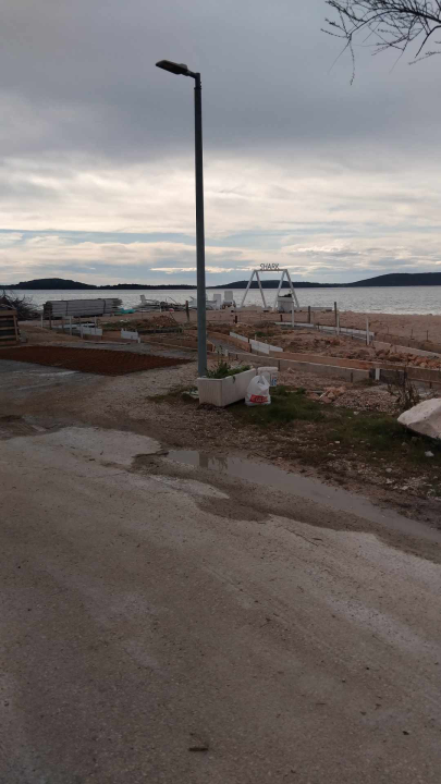 Zabrinuti mještani Žaborića upozoravaju na građevinske radove uz more, Grad Šibenik reagirao 