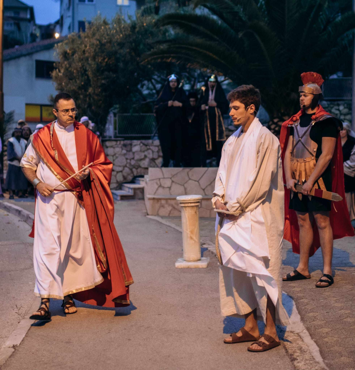 Župljani izveli snažno uprizorenje 'Muke' uoči Velikog tjedna