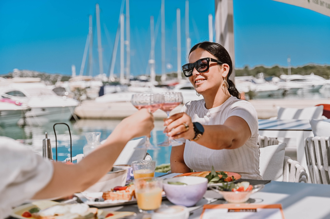 FOTO: Uskrsna večera u Nomadu: Tri slijeda i glazbena poslastica uz Baby Kate