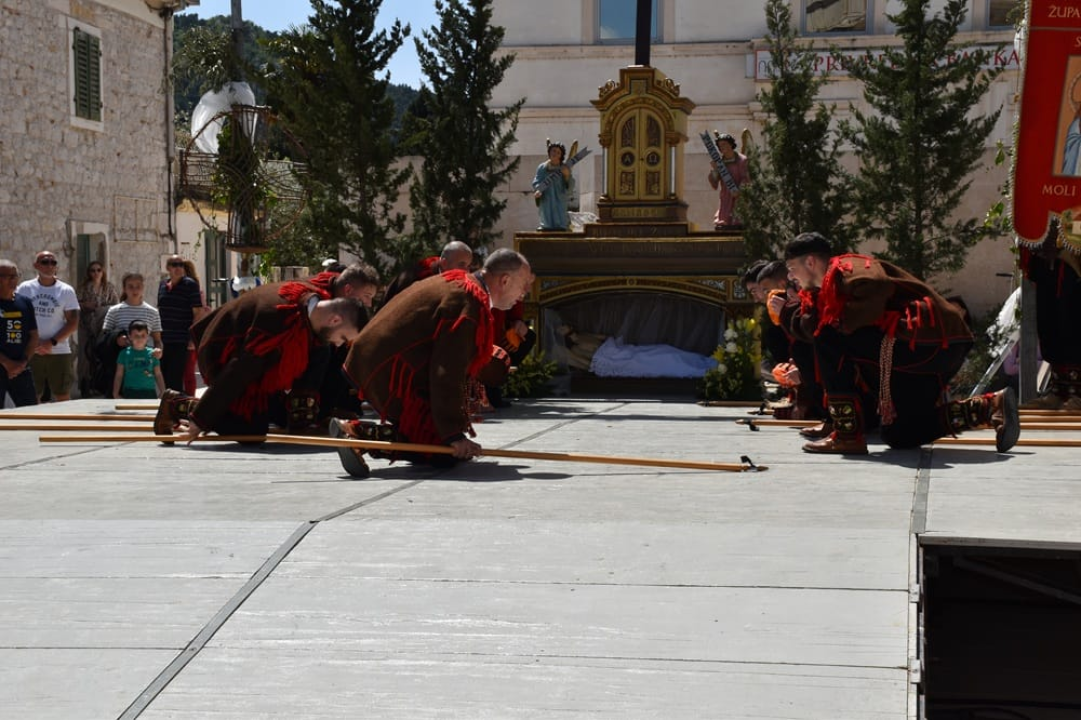 Mirlovićke žudije na festivalu u Opuzenu
