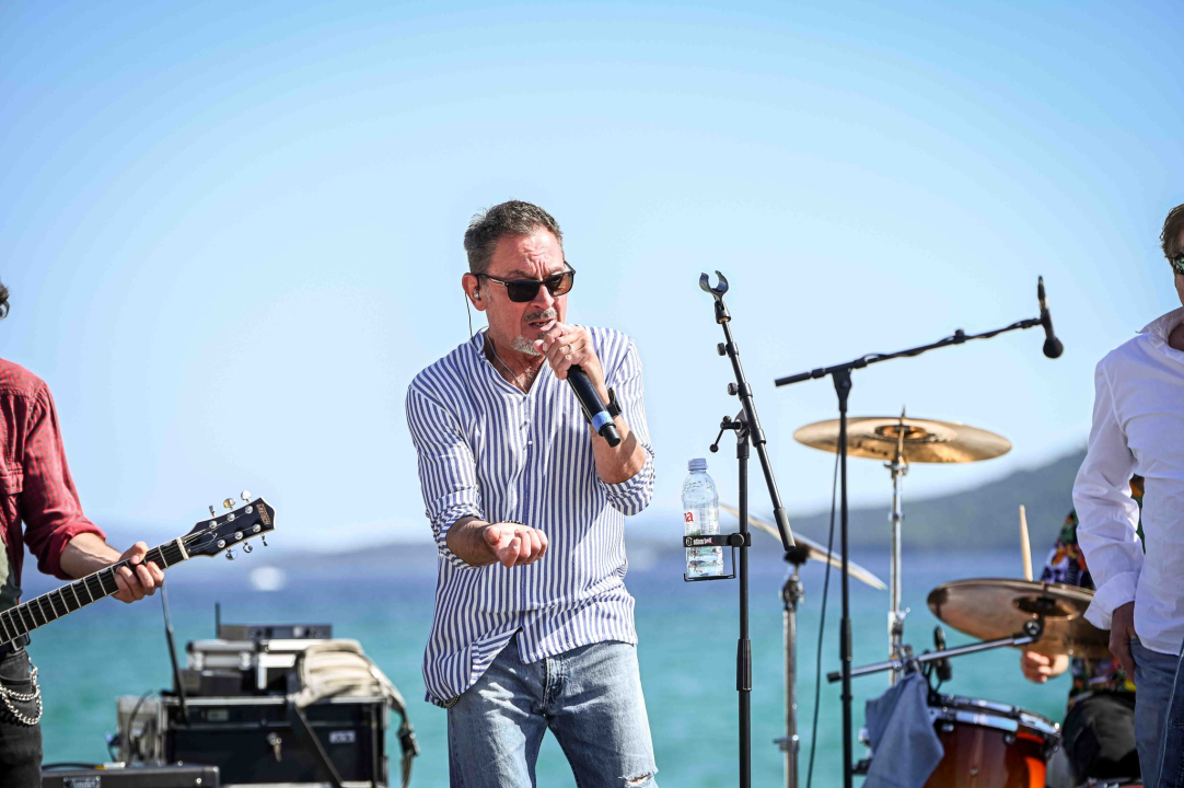 Prvosvibanjska fešta na Jadriji: Neki to vole vruće zagrijali publiku, na Fenikse još stignete