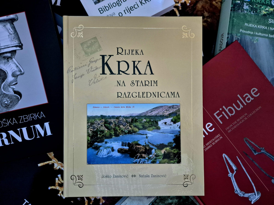 Rijeka Krka na starim razglednicama: Nacionalni park školama diljem županije donirao još jednu knjigu