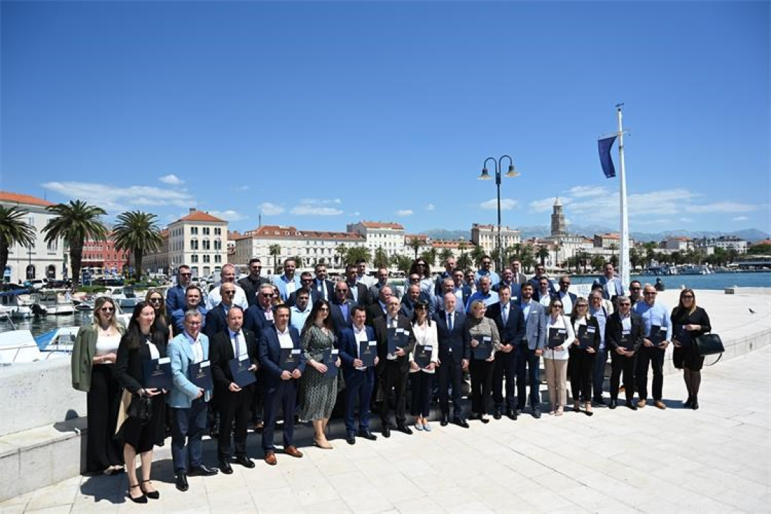 Grad Drniš dobio bespovratna sredstva za obnovu dječjih igrališta