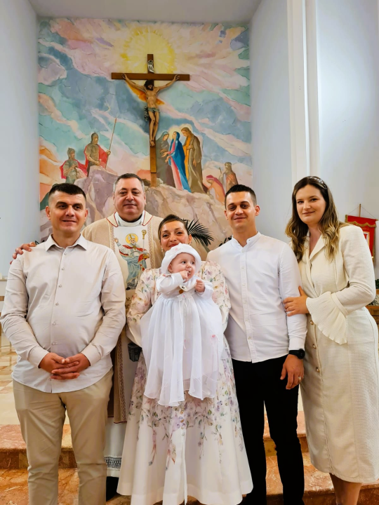 U Kistanjama krštena Katarina, deveto dijete obitelji Antić: 'Budite hrabri svjedoci Božje ljubavi'