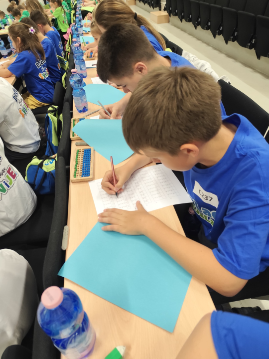 FOTO: Malci Genijalci iz Šibenika rasturili Državno natjecanje iz mentalne aritmetike i matematike