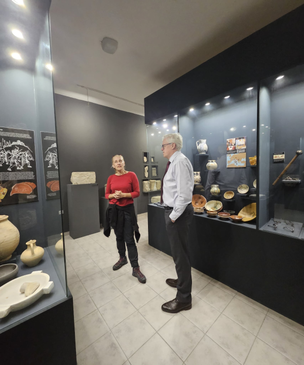 Australski veleposlanik posjetio Bribirsku glavicu: Istaknuo važnost međunarodne suradnje