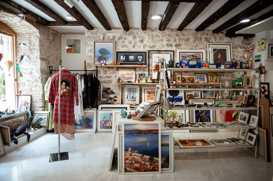 FOTO U Galeriji Juraj Dalmatinac, Bućan i Prica po odličnim cijenama, ali i još mnogo toga!