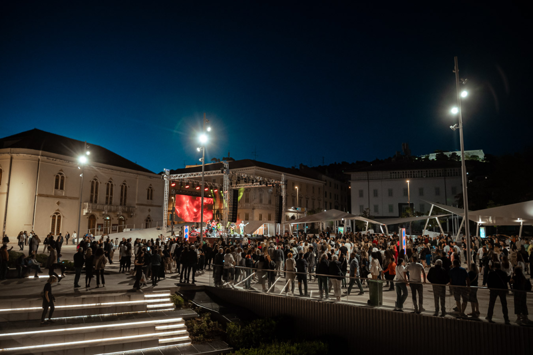 Gimazijalke i Dalmatino na Poljani
