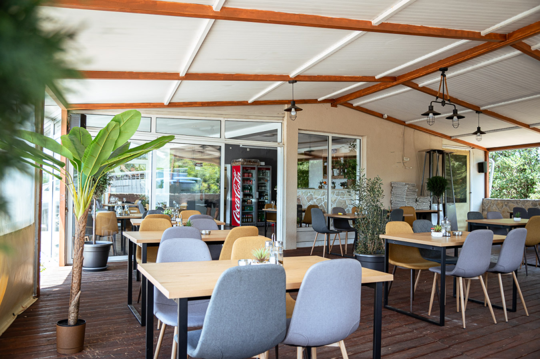 FOTO Glazba uživo i vrhunska spiza – Bore i Ermin u restoranu Mačak!