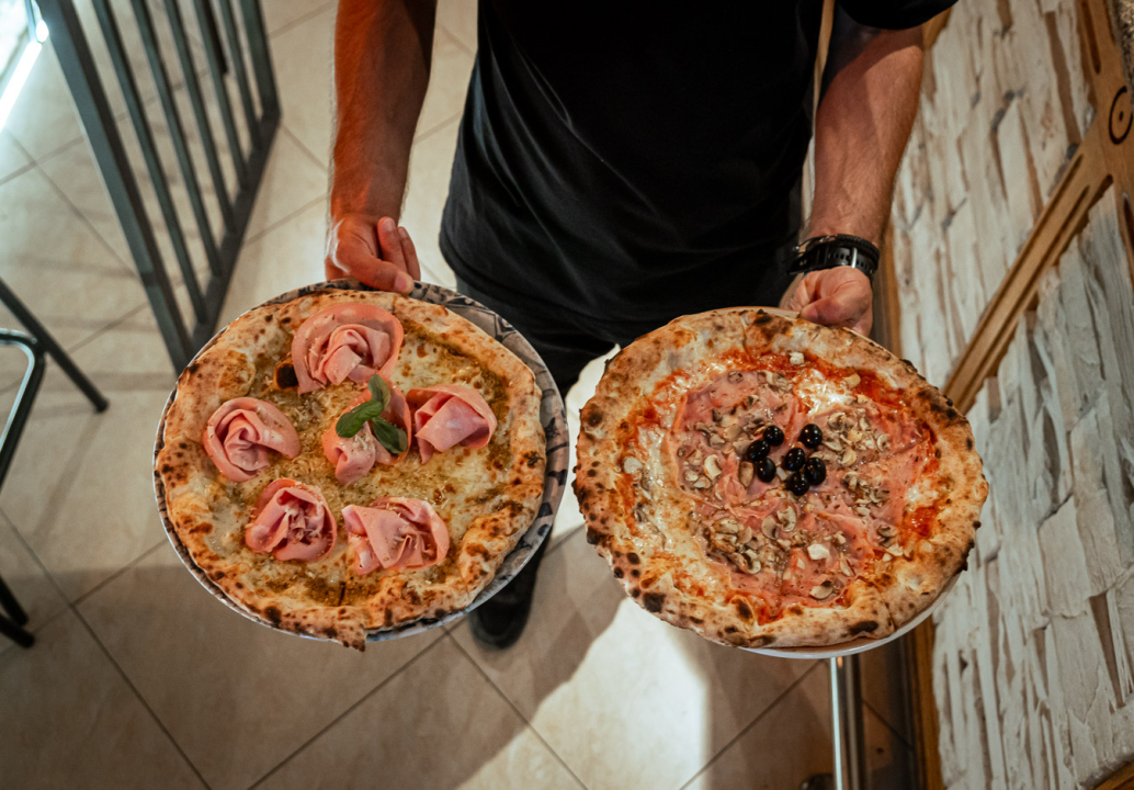 FOTO Doživite okus Italije na ugodnoj vanjskoj terasi Pizzerije Fratelli!