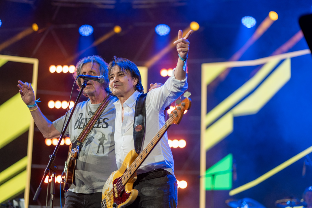 Prva večer CMC festivala u Vodicama oduševila publiku: The Frajle zagrijale atmosferu, Mladen Grdović izazvao delirij na rivi