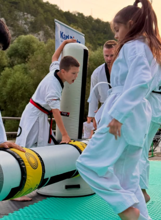 Održano polaganje za učeničke pojaseve ispod moćne Kninske tvrđave