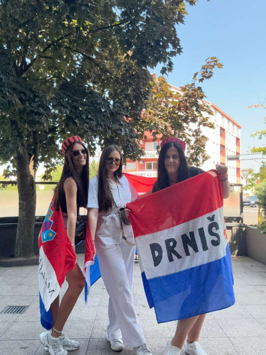 Čavoglave, Drniš, Otavice: Zagreb okupiralo mnoštvo Thompsonovih fanova s hrvatskim zastavama