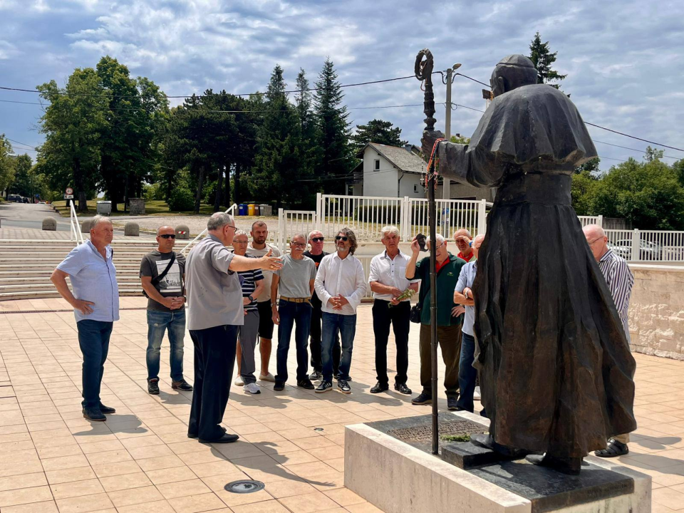 Članovi šibenske Bratovštine sv. Jakova hodočastili u Udbinu