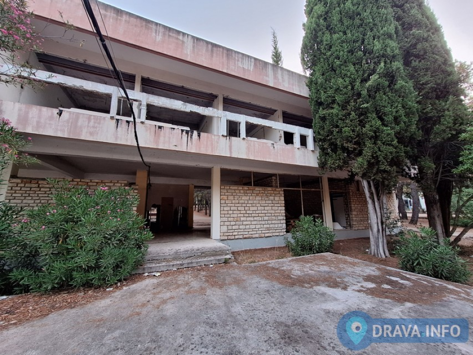 Evo kako danas izgleda nekad popularno Podravkino ljetovalište u Pirovcu