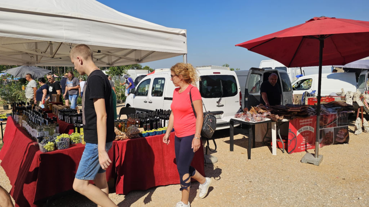 Ni vrućine nisu spriječile masu ljudi da obilježe 'sveti deseti'